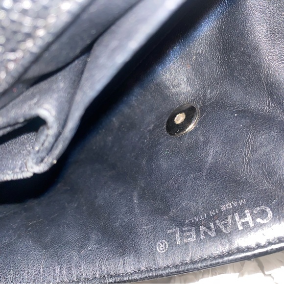 Classic Vintage Chanel Bag - Picture 5 of 8